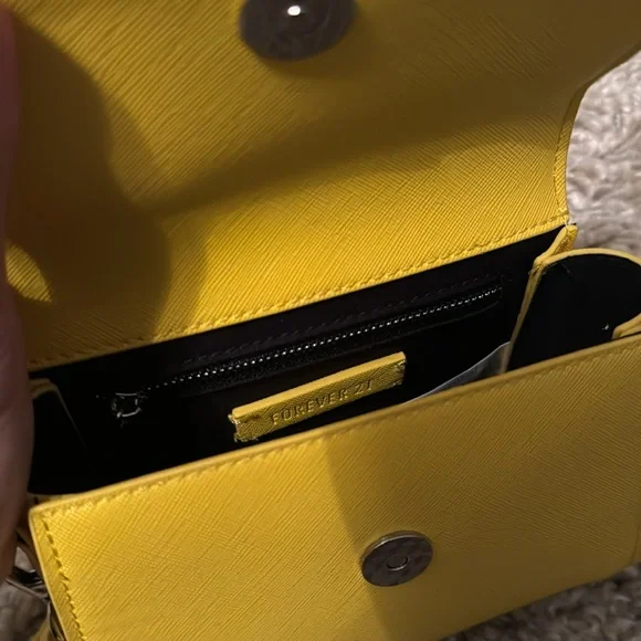 💛 NWT Yellow Purse Forever21 - Picture 3 of 3